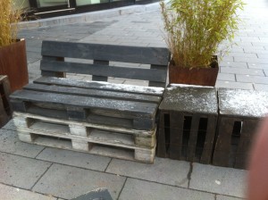 Garden bench made of euro pallets in front of the Freibeuter Bochum, front