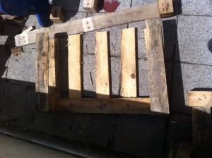 Foot section of garden chair pallets: Step 1