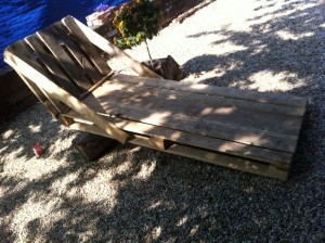 Garden deck chair from pallets, single-seater in a fixed design, untreated