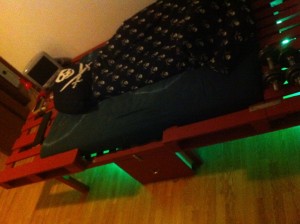 DIY illuminated pallet bed, viev angle 2