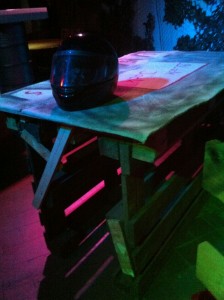 Bar table made of euro pallets - rustic, rugged and illuminated, Gran Paradiso