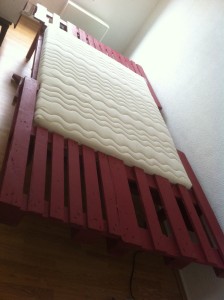 Pallet bed, with 1.40m wide mattress