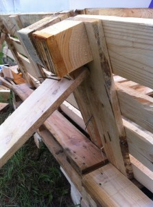 Pallet bench, backrest, with uncutted nails