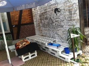 Outdoor pallet bench, uncushioned - Wuppertal, Utopiastadt