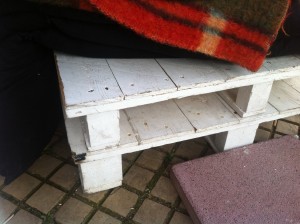 Plain pallet table of two pallets, detail