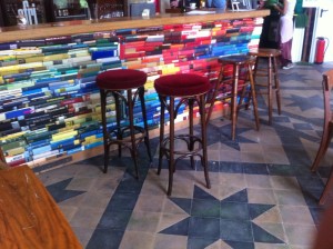 Bar counter made of books, Utopiastadt