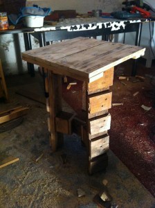 Higher tripod: Pallet side table