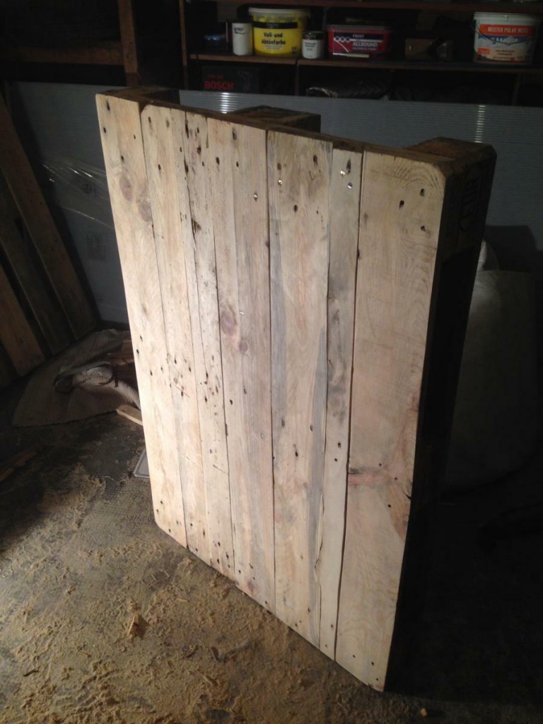 Pallet table: Coffee/Couch table from euro pallets DIY - Pallet Furniture