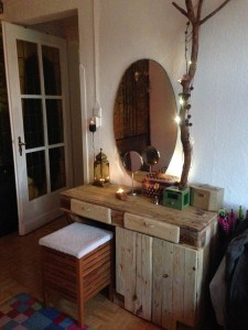 Dressing table, in use