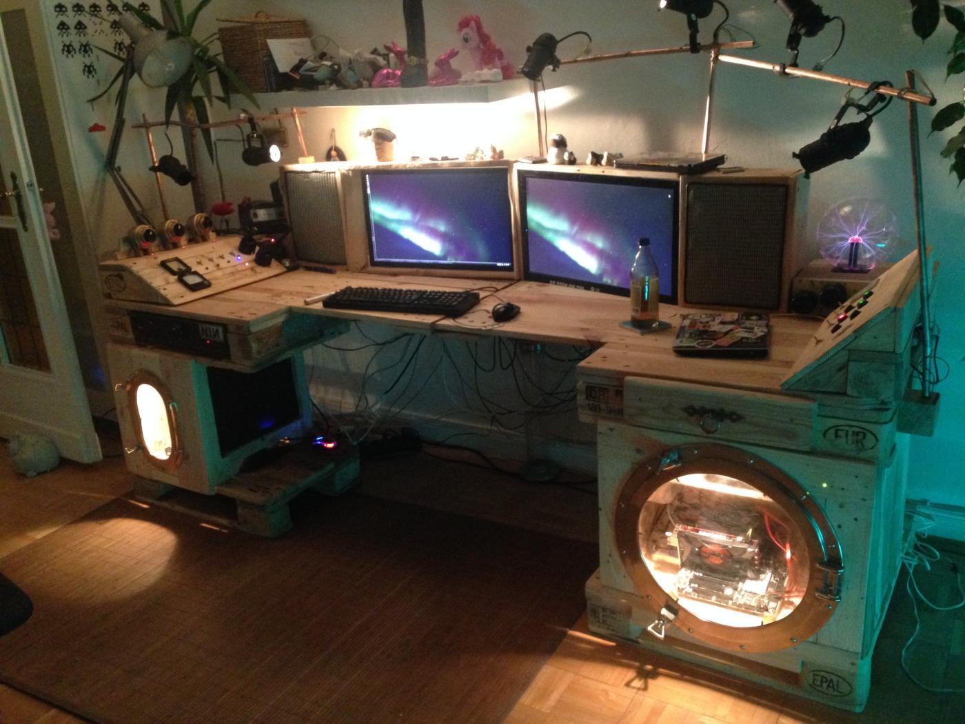 Компьютерный стол в стиле стимпанк